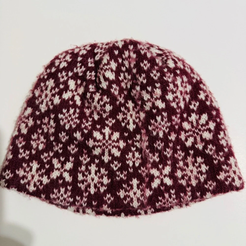 Billabong‎ Beanie Burgundy Cream Snowflake Fair Isle Knit Winter Hat Made in USA